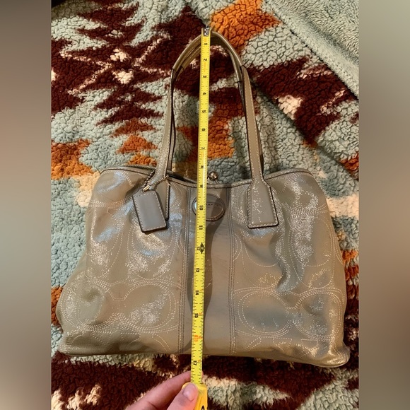 Coach Signature Stitch Carryall Kiss Lock Patent Leather Satchel - Picture 11 of 16